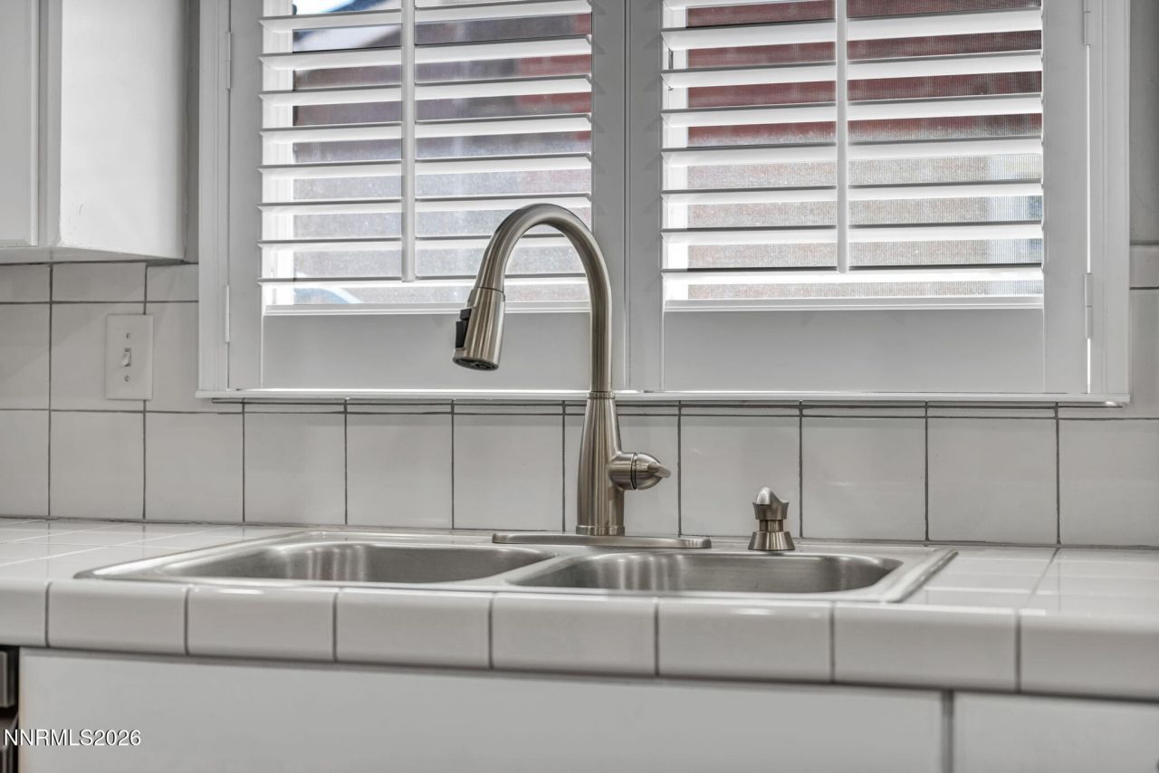 911 F Street, Sparks, NV 89431 Photo