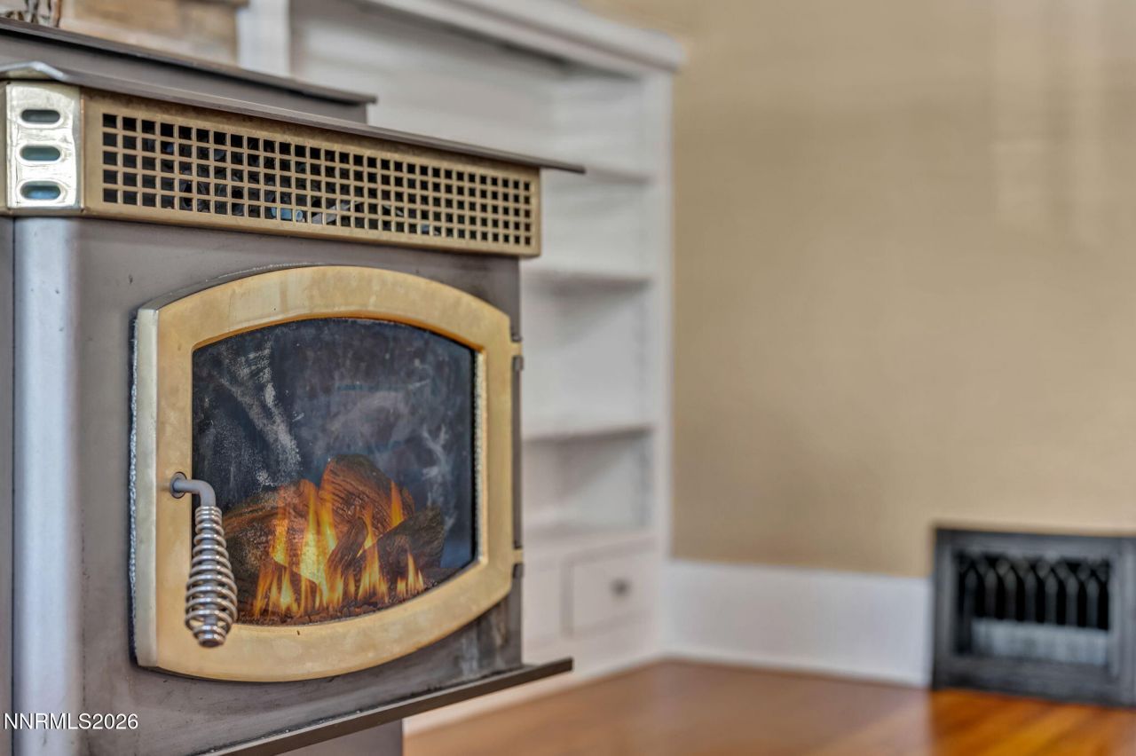 911 F Street, Sparks, NV 89431 Photo