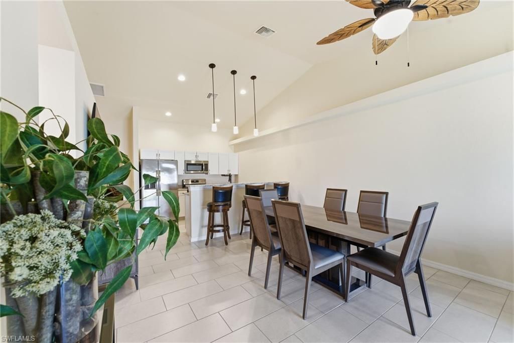 526-528 SE 5th Pl, Cape Coral, FL 33990 Photo