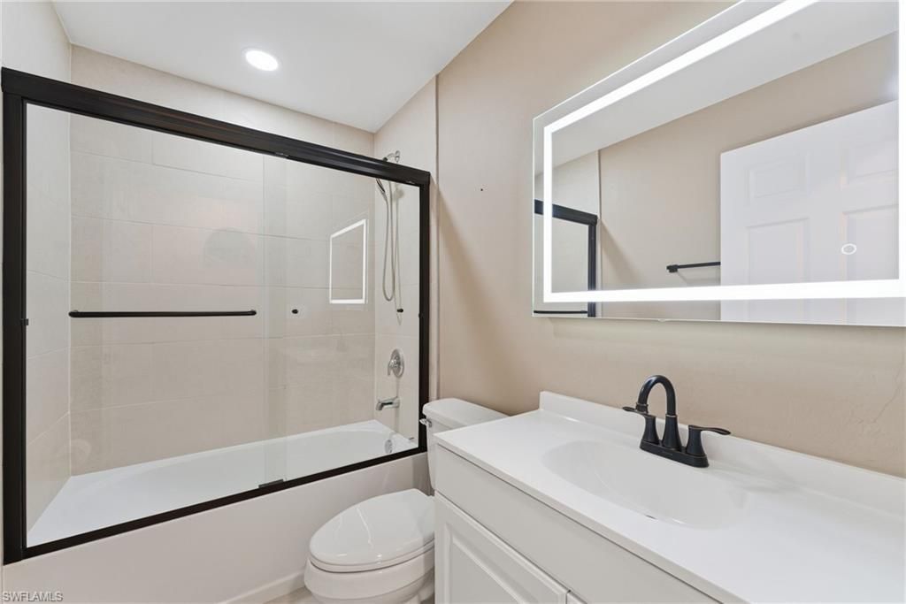 526-528 SE 5th Pl, Cape Coral, FL 33990 Photo