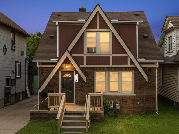 37 W Woodward Avenue, Ecorse, MI 48229