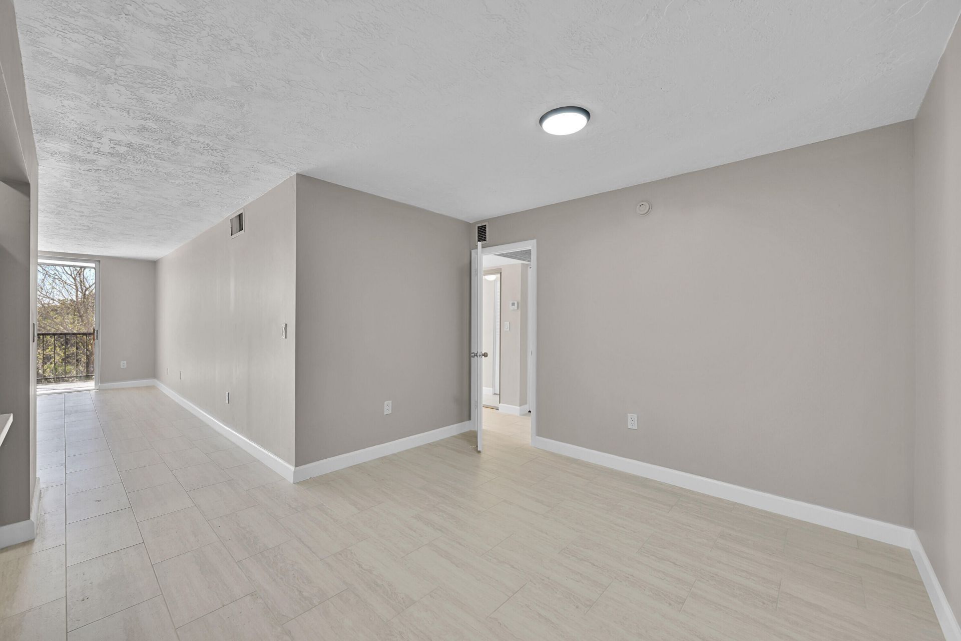 7000 NW 17th Street, Unit 420, Plantation, FL 33313 Photo