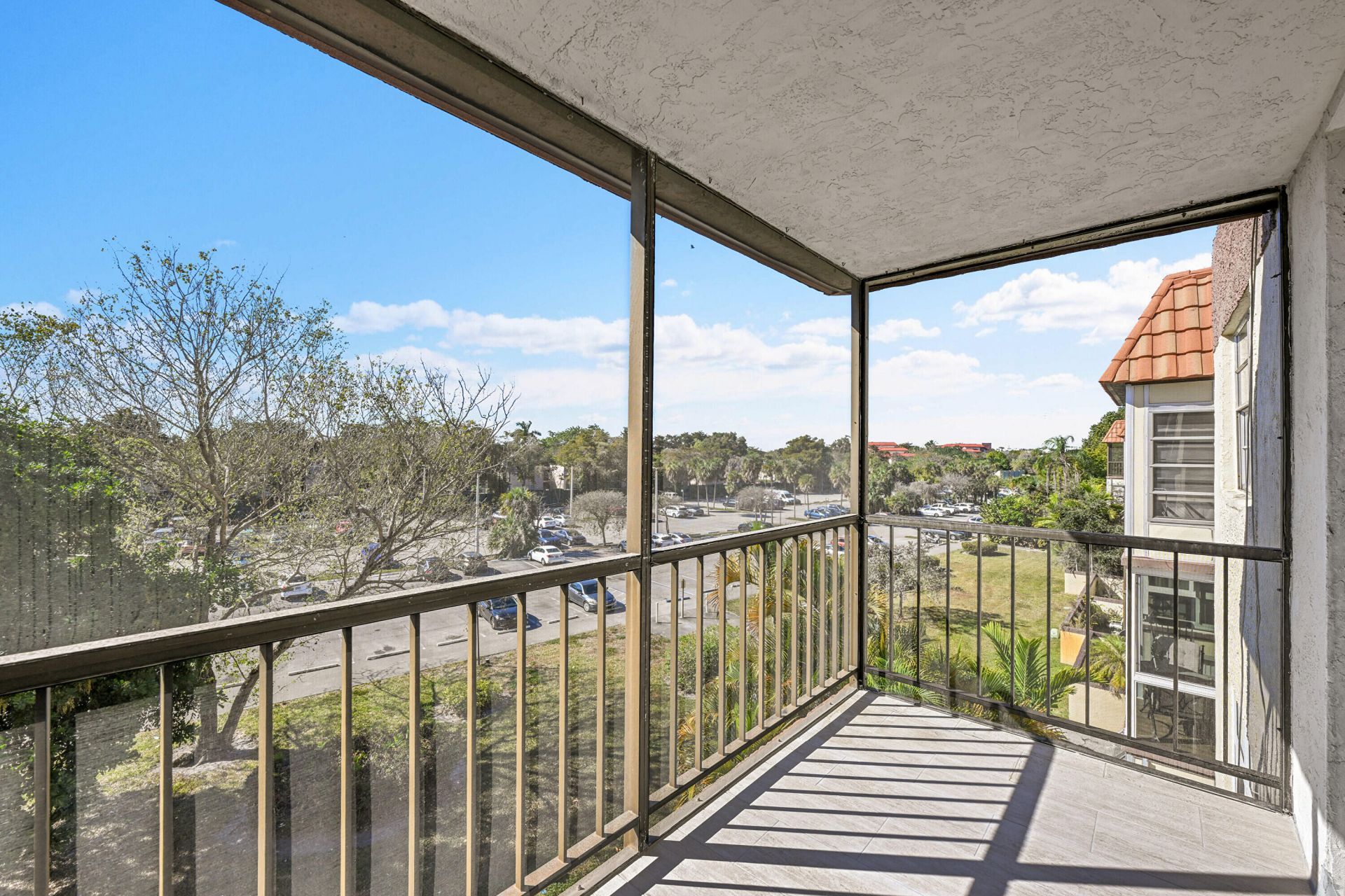 7000 NW 17th Street, Unit 420, Plantation, FL 33313 Photo