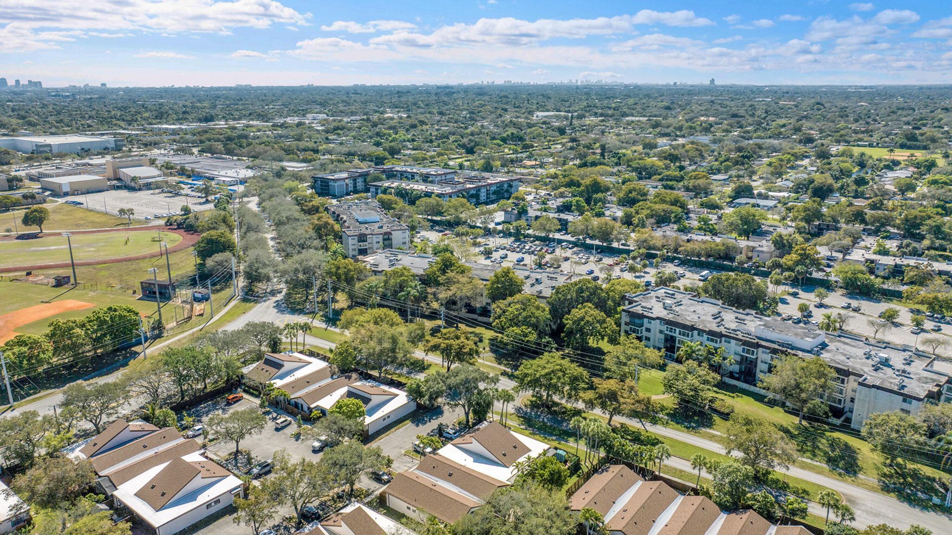 7000 NW 17th Street, Unit 420, Plantation, FL 33313 Photo