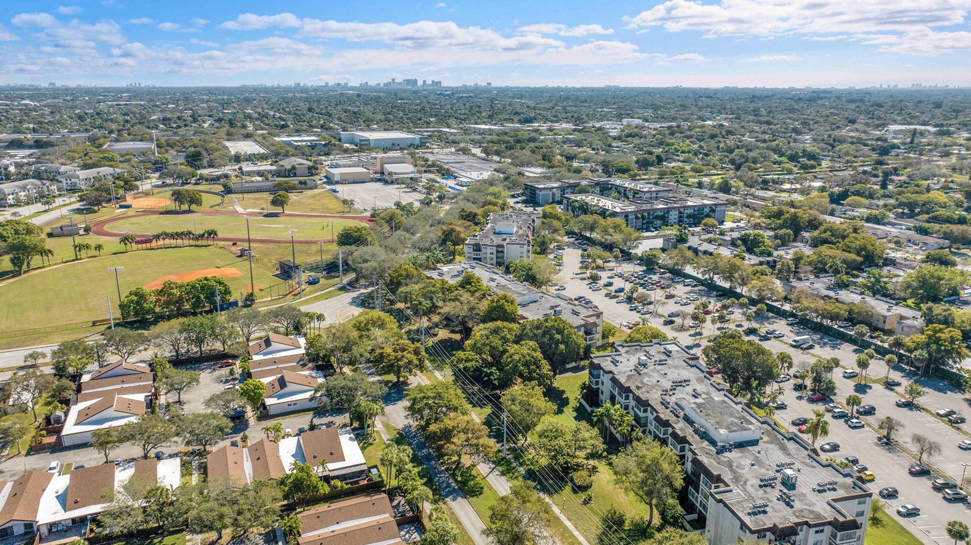 7000 NW 17th Street, Unit 420, Plantation, FL 33313 Photo