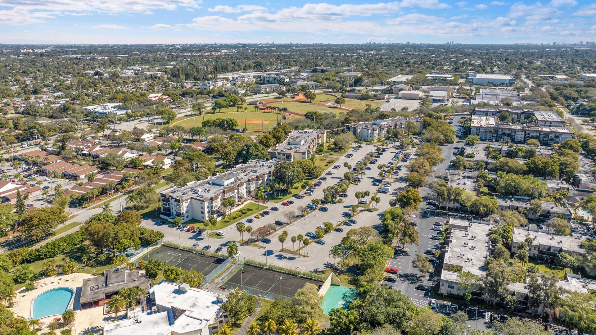 7000 NW 17th Street, Unit 420, Plantation, FL 33313 Photo