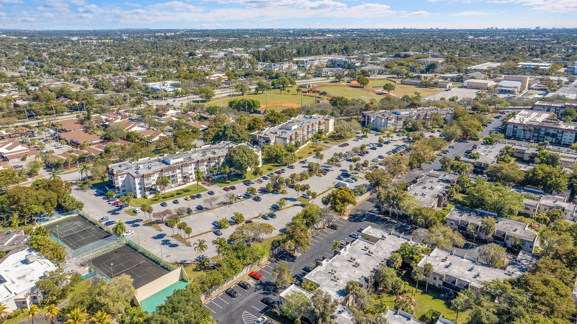 7000 NW 17th Street, Unit 420, Plantation, FL 33313 Photo