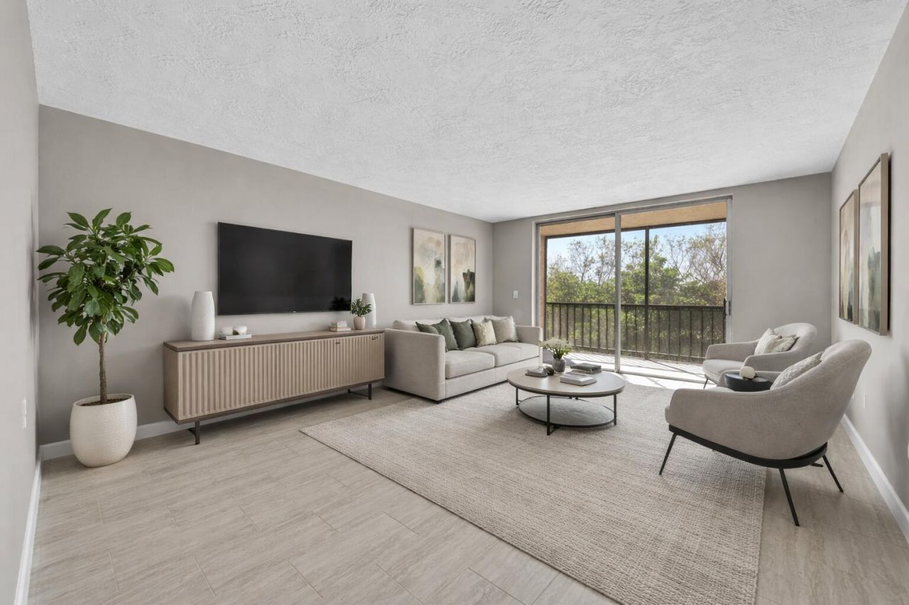 7000 NW 17th Street, Unit 420, Plantation, FL 33313 Photo