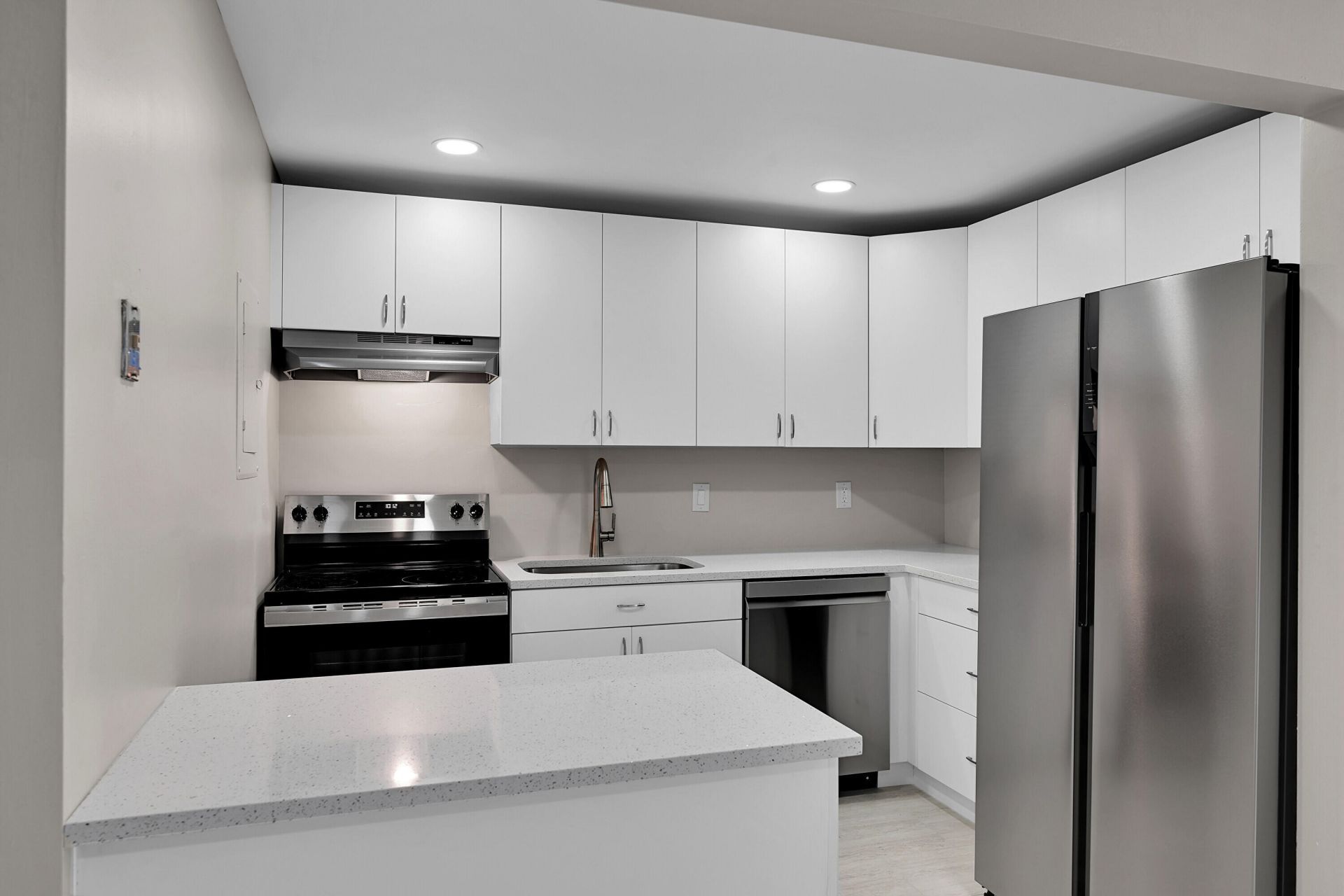 7000 NW 17th Street, Unit 420, Plantation, FL 33313 Photo