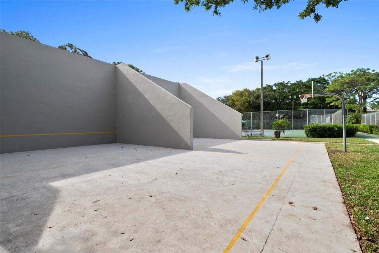 1124 11th Terrace, Palm Beach Gardens, FL 33418 Photo