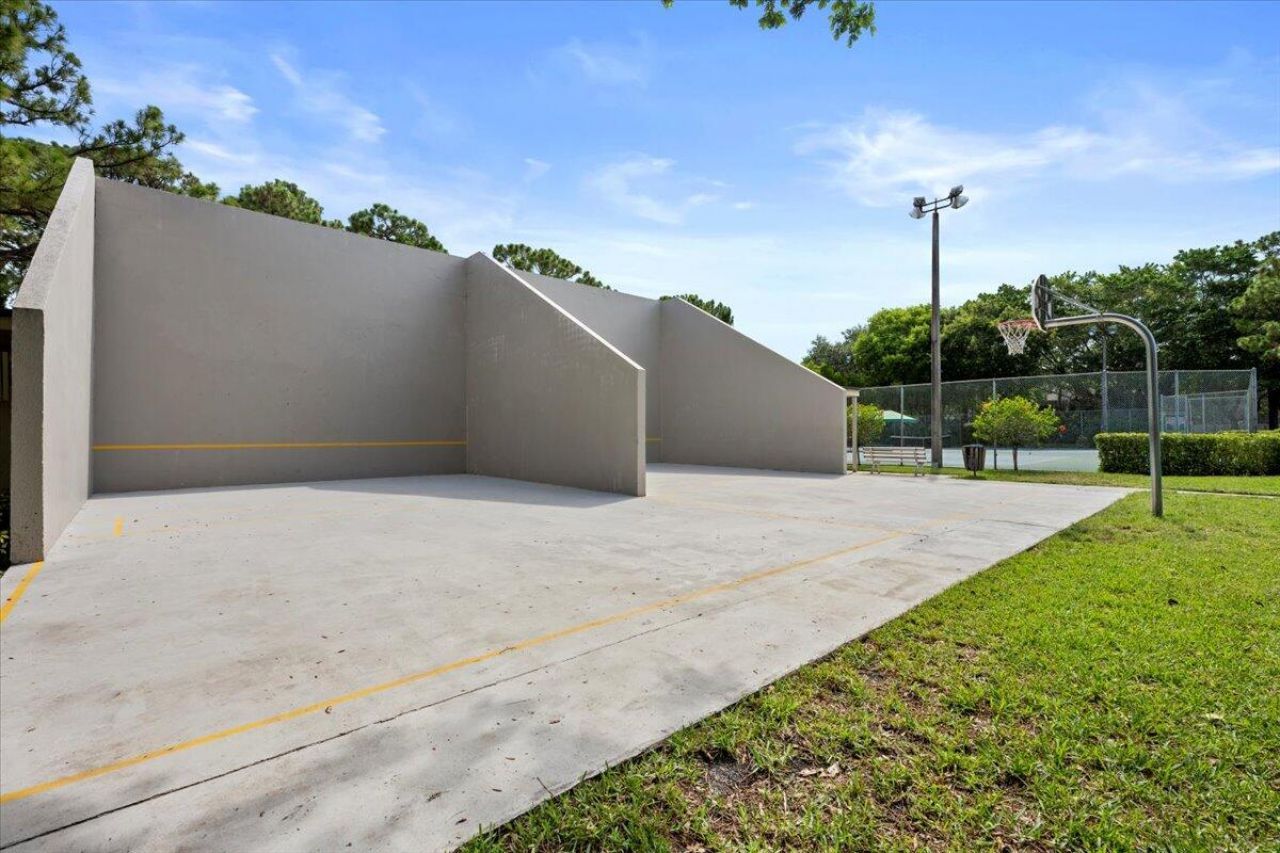 1124 11th Terrace, Palm Beach Gardens, FL 33418 Photo