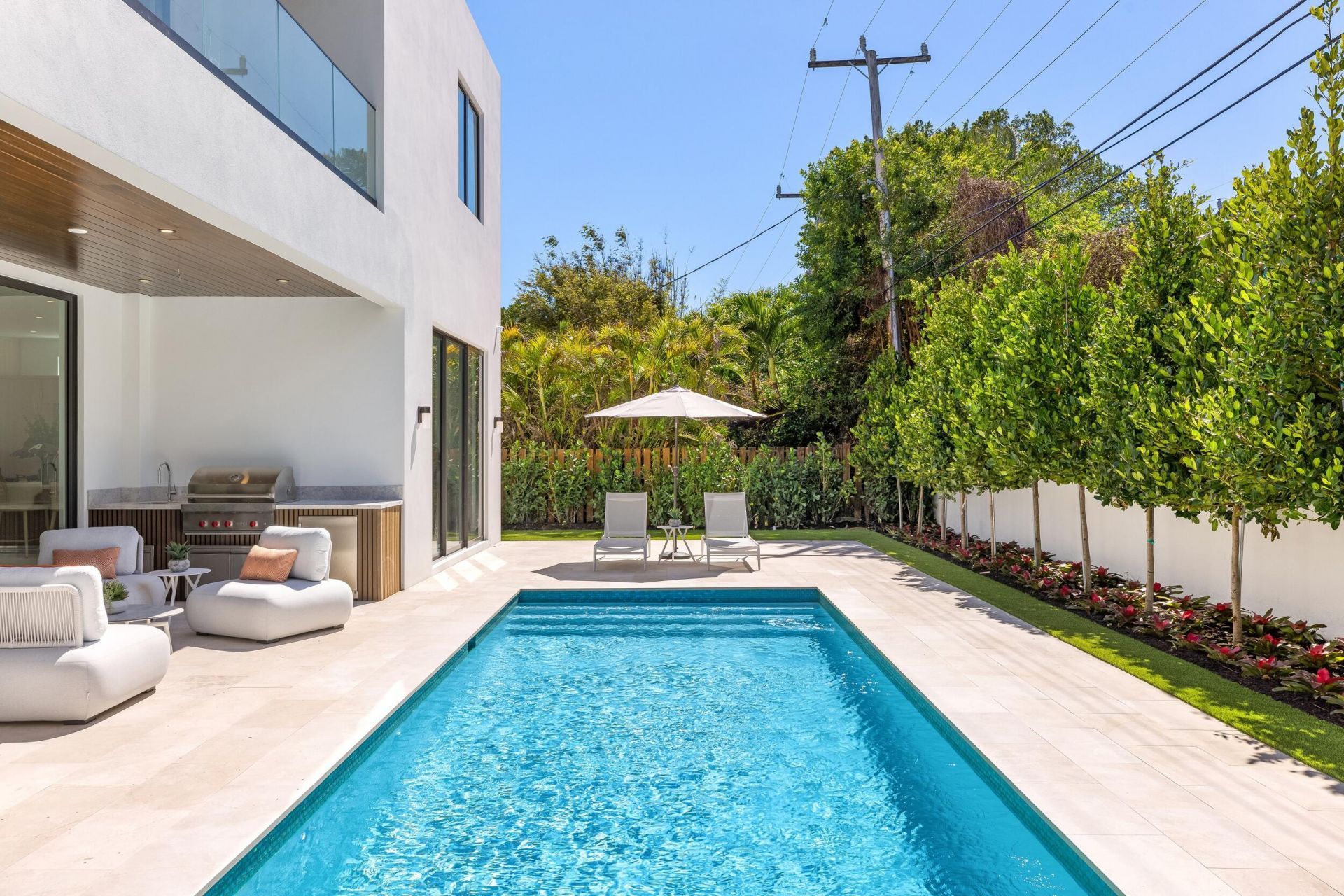 1051 NE 2nd Terrace, Boca Raton, FL 33432 Photo