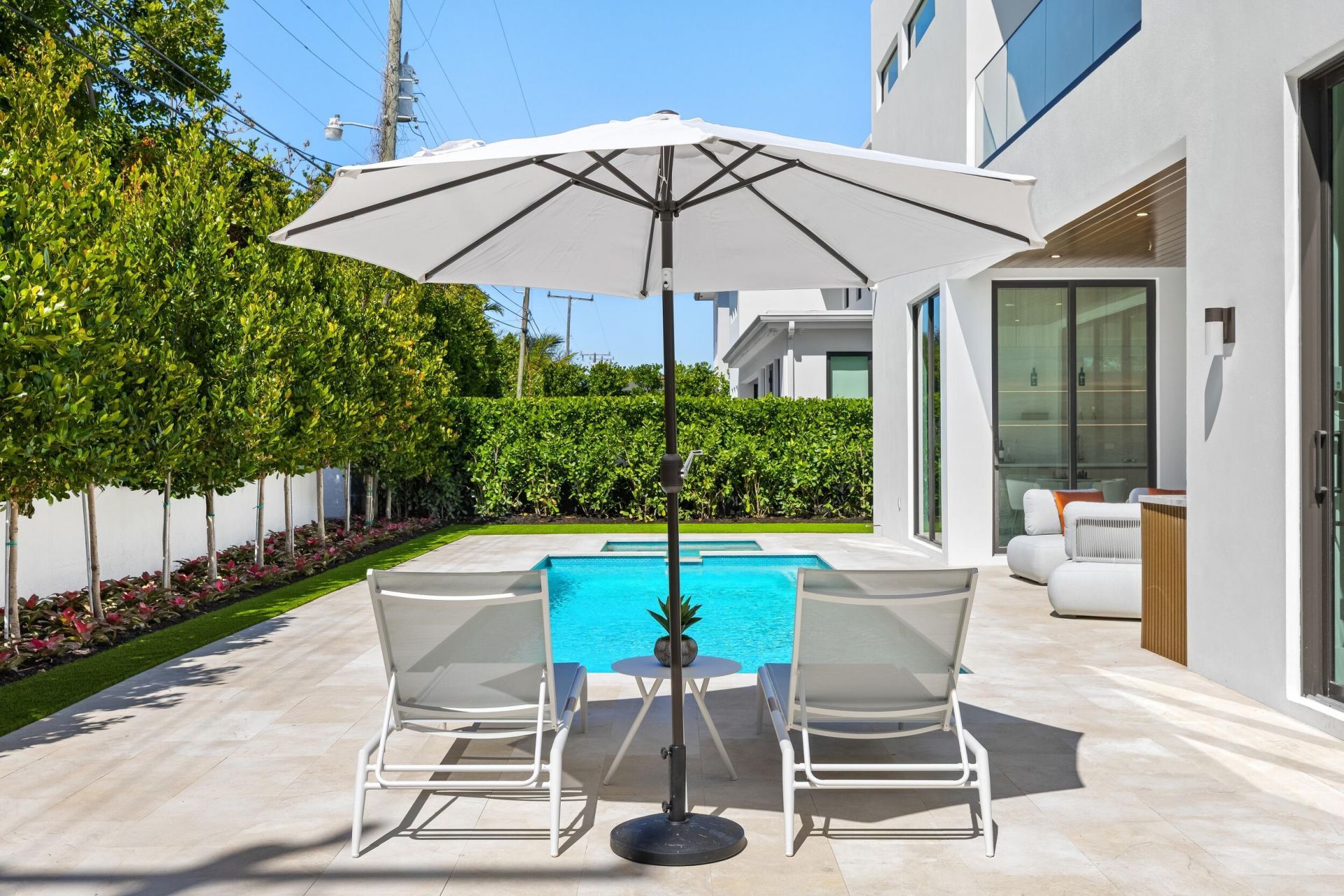 1051 NE 2nd Terrace, Boca Raton, FL 33432 Photo