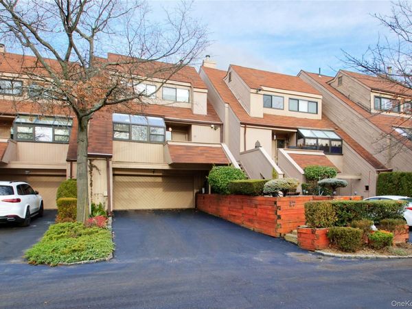 17 John Bean Court , Unit 17, Port Washington, NY 11050