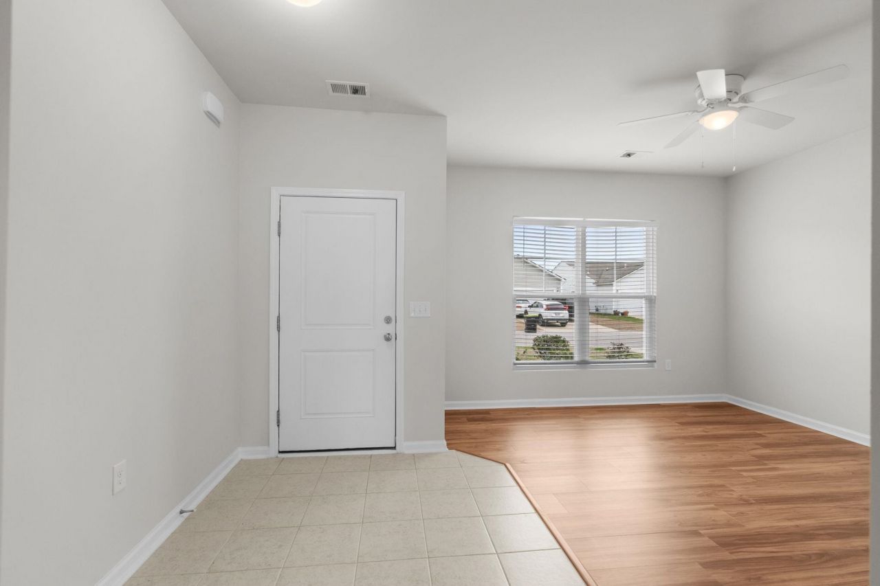 4096 Alvina Way  Photo 4