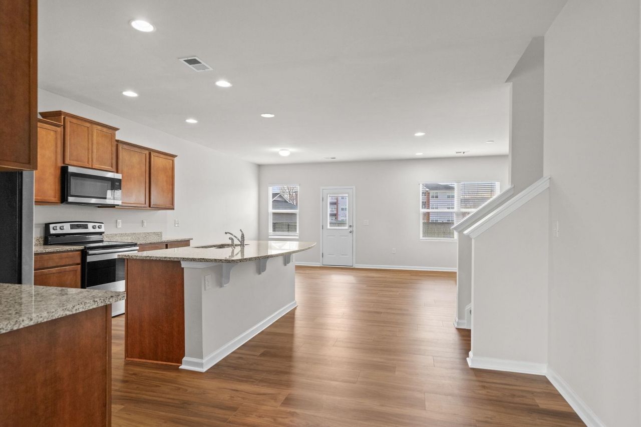 4096 Alvina Way  Photo 7