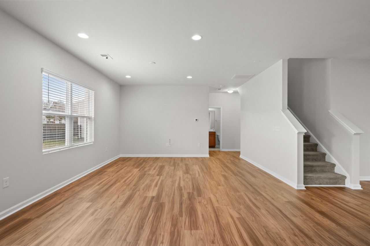 4096 Alvina Way  Photo 9