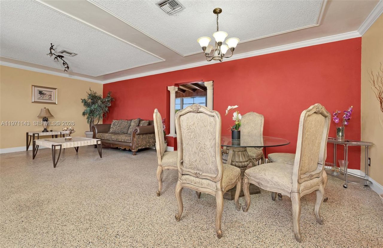 11300 NW 62nd Ave, Hialeah, FL 33012 Photo