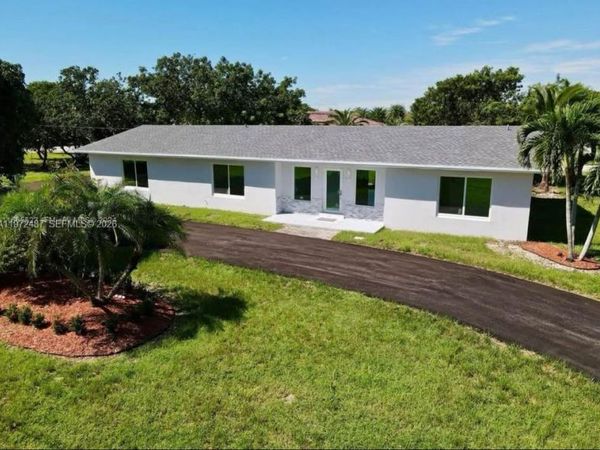 27501 SW 162nd Ct, Homestead, FL 33031