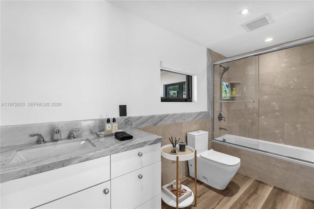 1424 Algardi Ave, Coral Gables, FL 33146 Photo