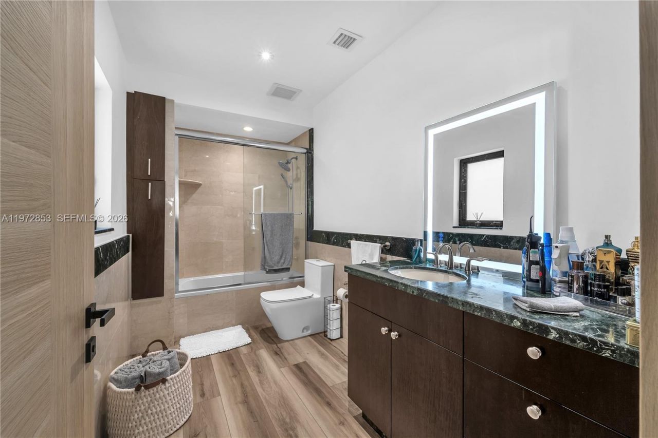 1424 Algardi Ave, Coral Gables, FL 33146 Photo