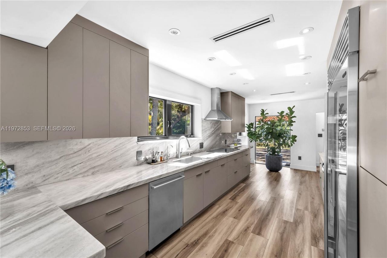 1424 Algardi Ave, Coral Gables, FL 33146 Photo