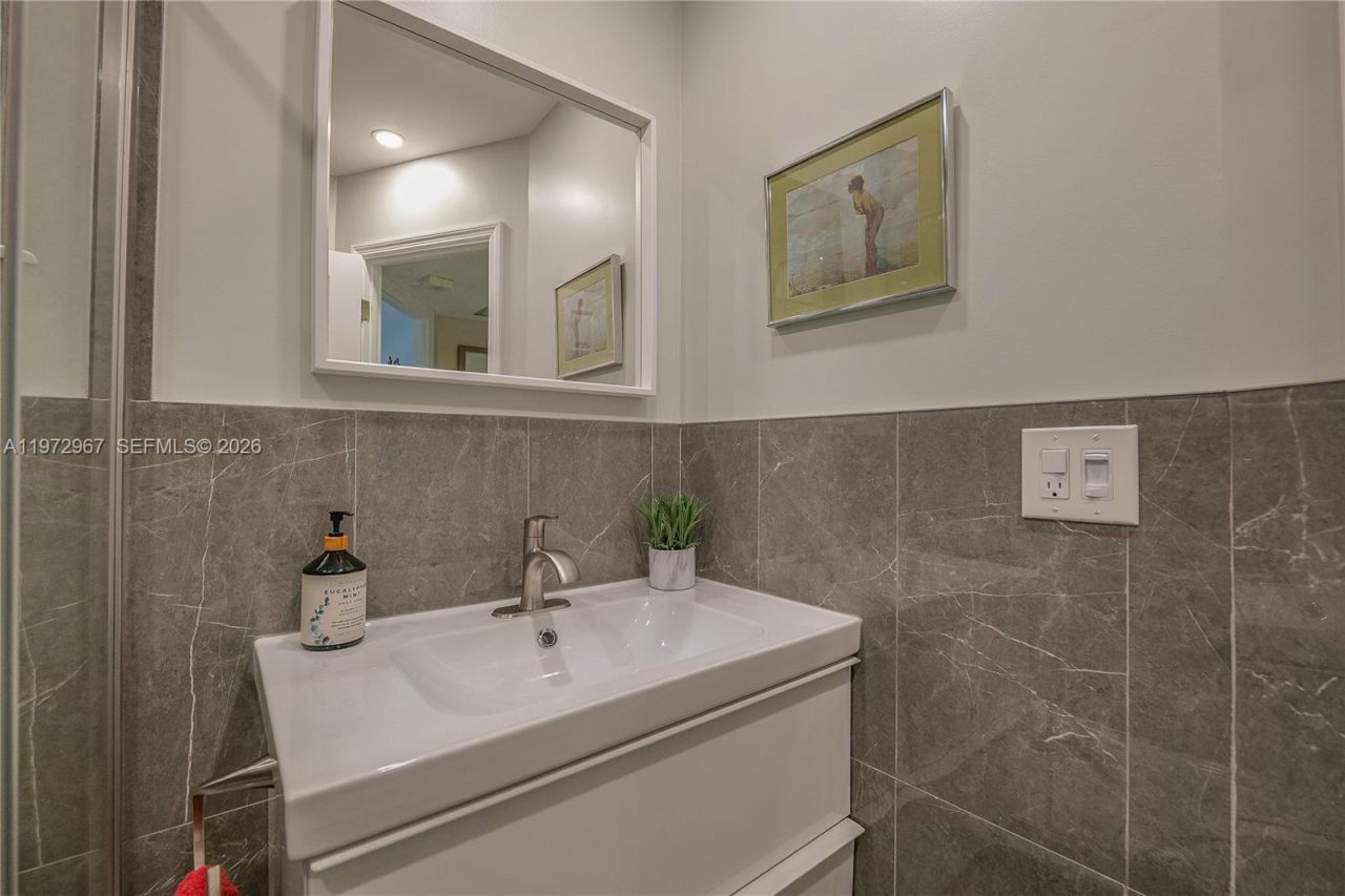 5171 W Oakland Park Blvd , Unit 309, Lauderdale Lakes, FL 33313 Photo