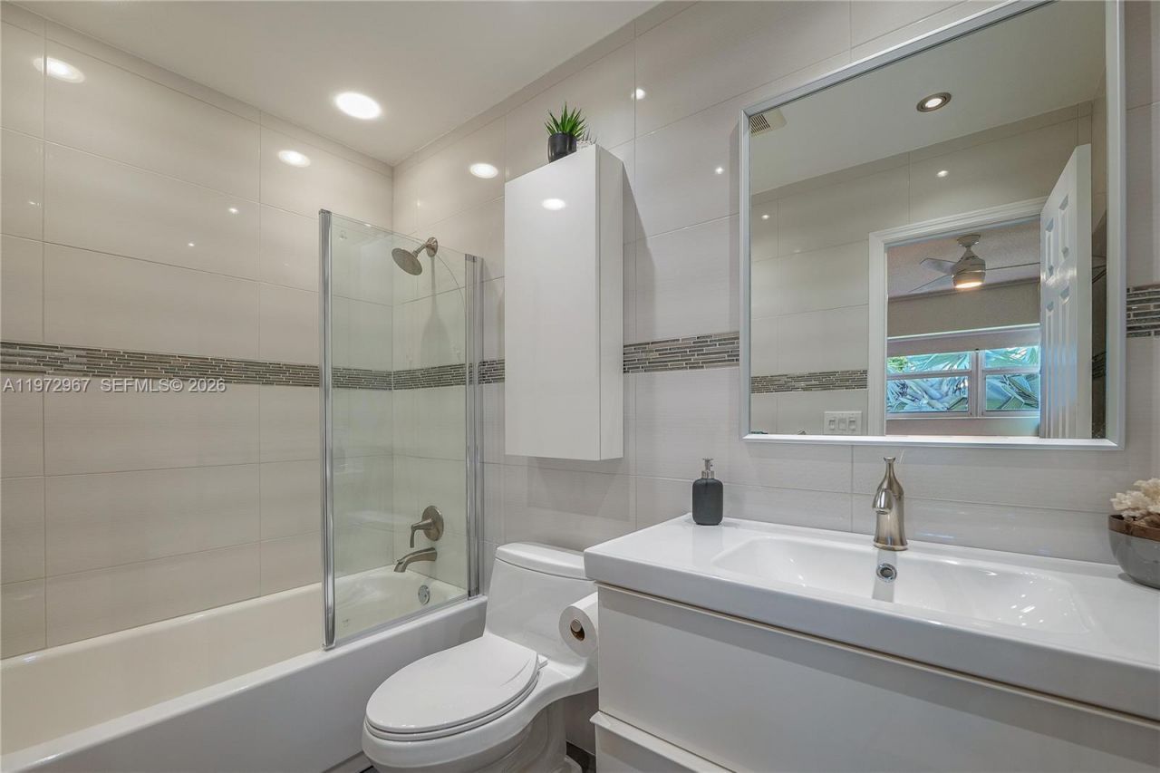 5171 W Oakland Park Blvd , Unit 309, Lauderdale Lakes, FL 33313 Photo