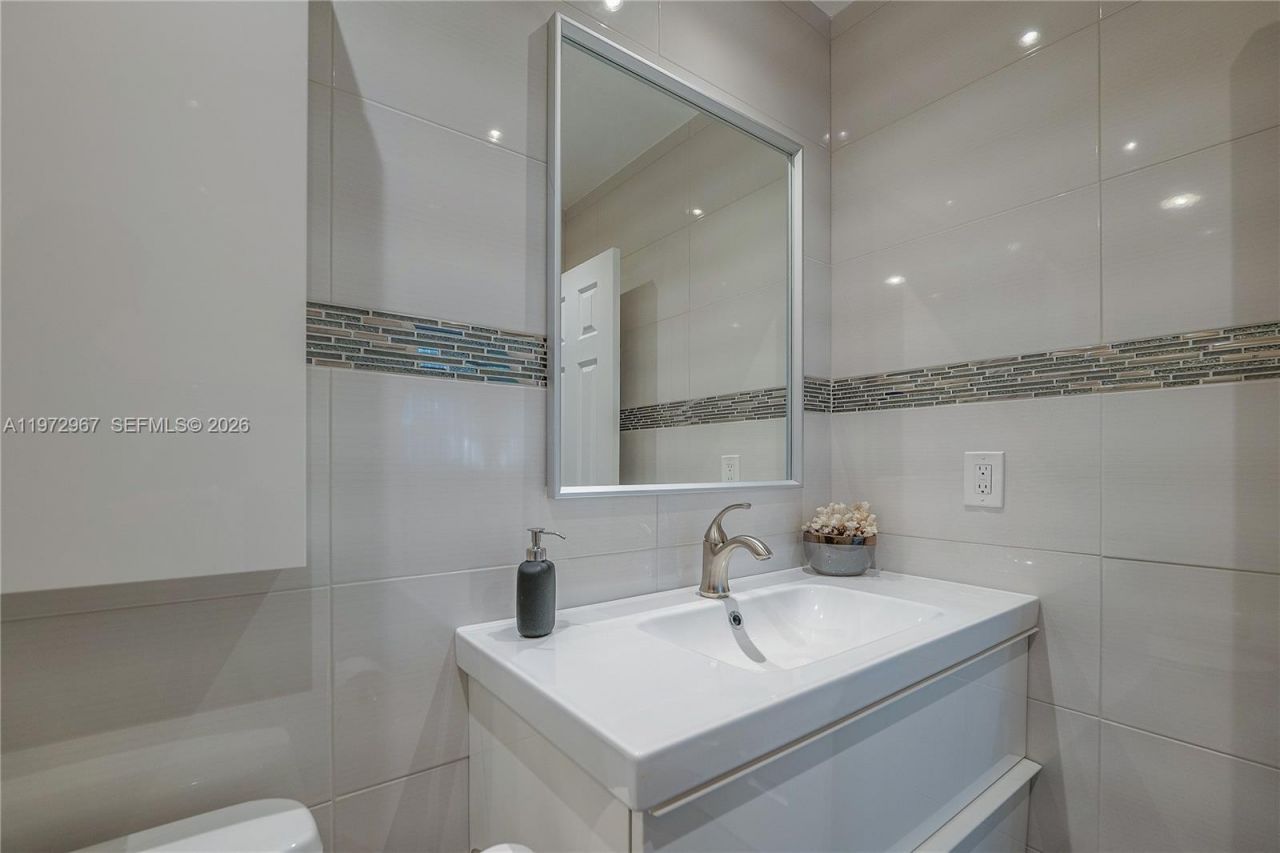 5171 W Oakland Park Blvd , Unit 309, Lauderdale Lakes, FL 33313 Photo