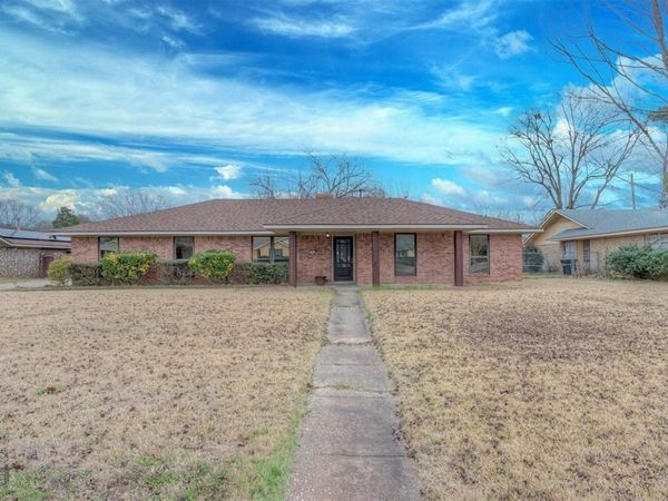 310 Lancashire Drive , Bossier City, LA 71111