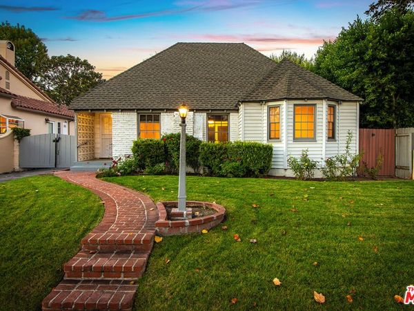 10435 Whipple Street, Toluca Lake, CA 91602