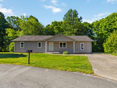 222 Sunrise Landing Road, Russell Springs, KY 42642