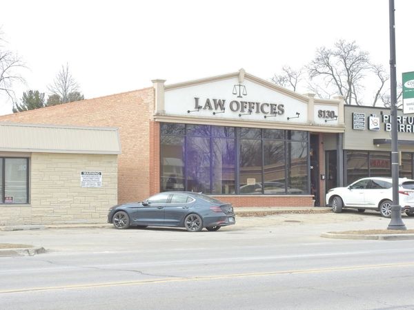 8136 N Milwaukee Avenue, Niles, IL 60714