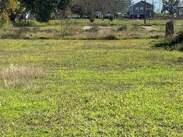 383 Pearl Street, Biloxi, MS 39530