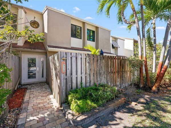 340 City View Dr, Fort Lauderdale, FL 33311