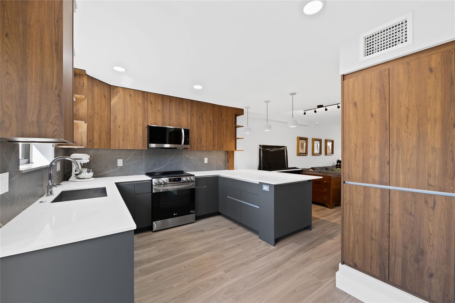 340 City View Drive, Fort Lauderdale, FL 33311 Photo