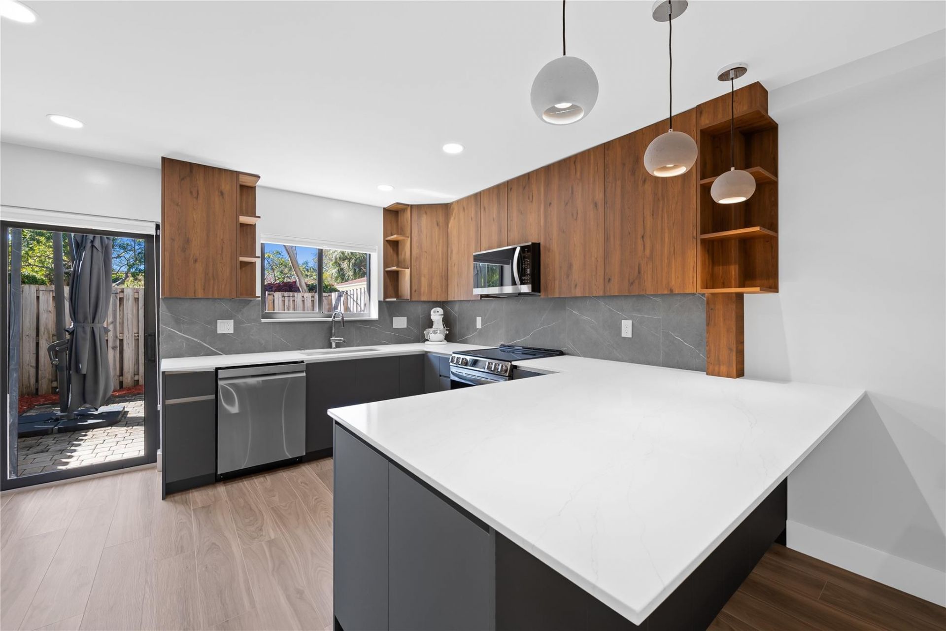 340 City View Drive, Fort Lauderdale, FL 33311 Photo