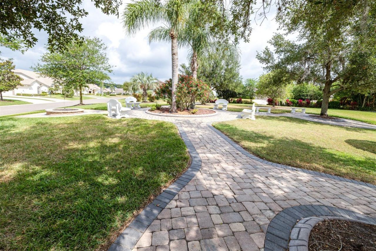 6779 Huntington Hills Boulevard, Lakeland, FL 33810 Photo