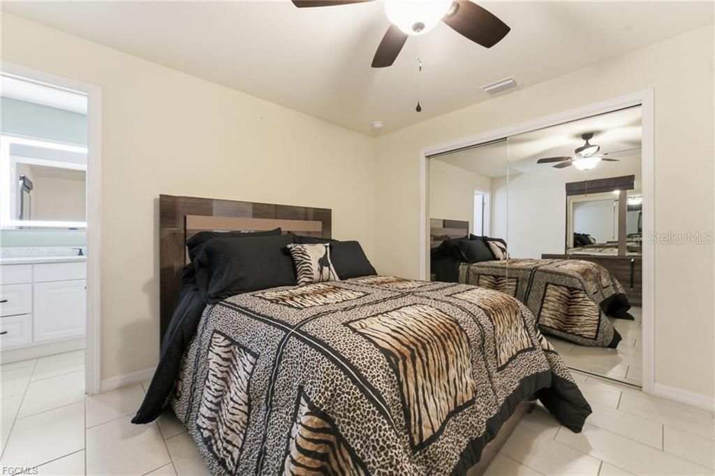 528 SE 5th Place, Cape Coral, FL 33990 Photo