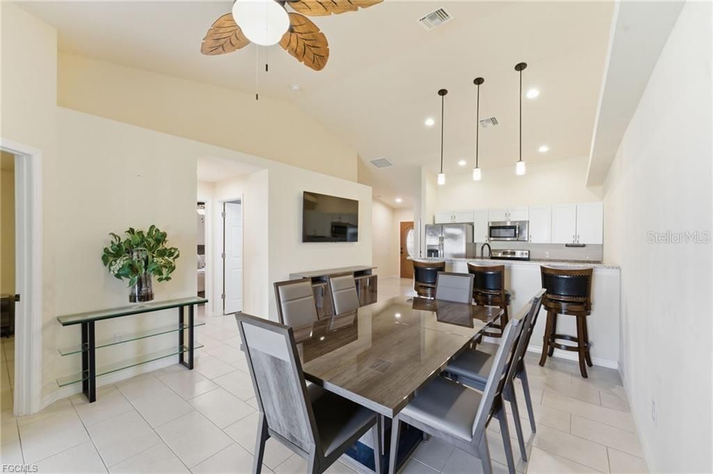 528 SE 5th Place, Cape Coral, FL 33990 Photo