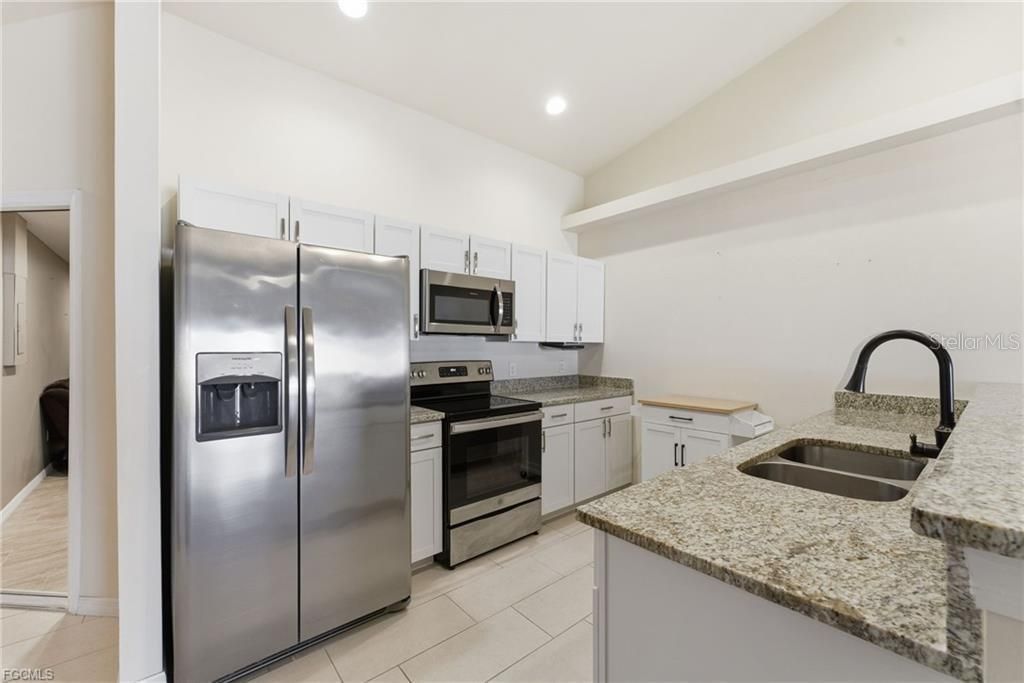 528 SE 5th Place, Cape Coral, FL 33990 Photo