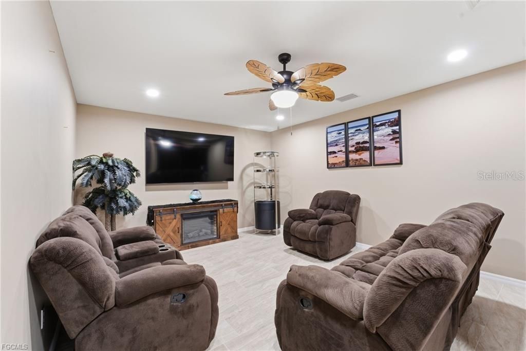 528 SE 5th Place, Cape Coral, FL 33990 Photo