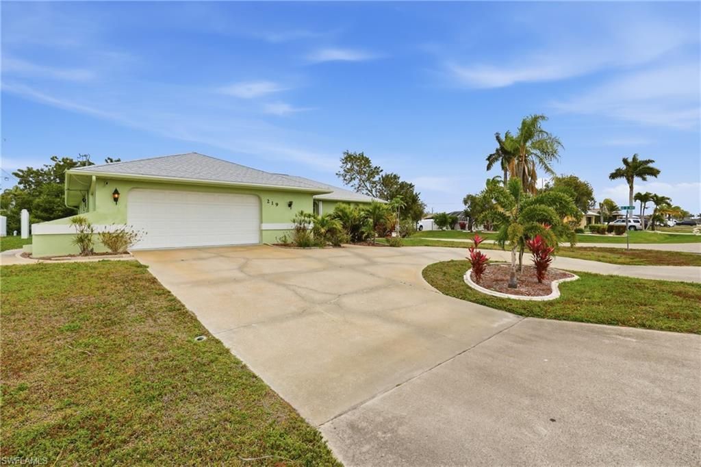 219 SE 16th Ter, Cape Coral, FL 33990 Photo