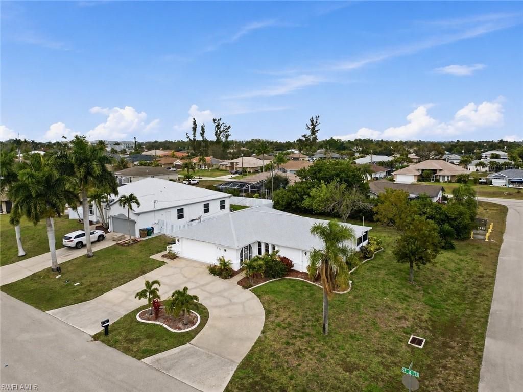 219 SE 16th Ter, Cape Coral, FL 33990 Photo