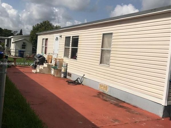 19800 SW 180 avenue , Miami, FL 33187