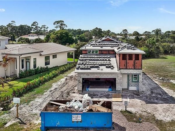 299 SE Via Sangro, Port St Lucie, FL 34952