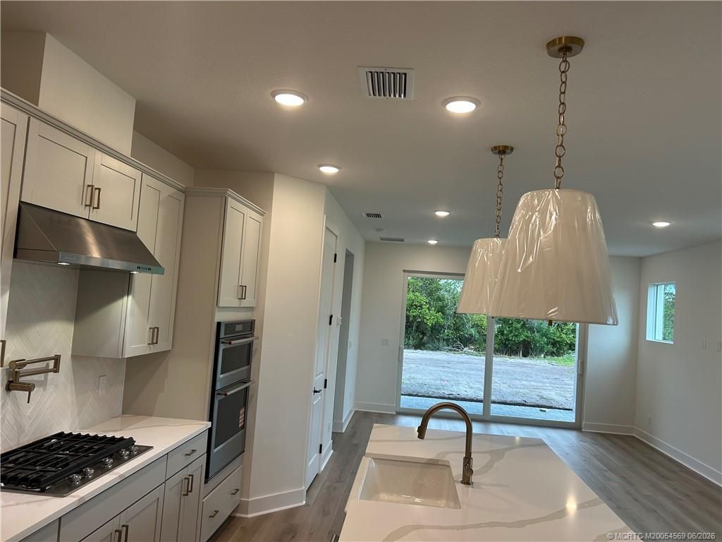 299 SE Via Sangro, Port Saint Lucie, FL 34952 Photo