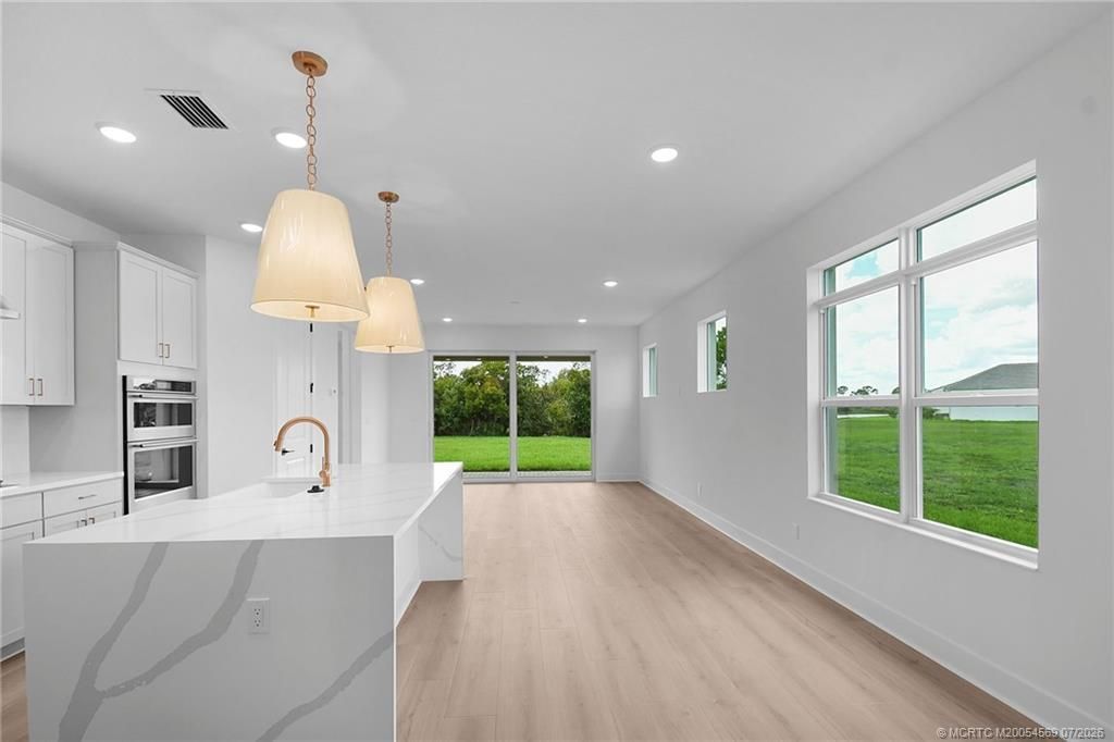 299 SE Via Sangro, Port Saint Lucie, FL 34952 Photo