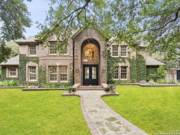 360 PASEO ENCINAL ST, Olmos Park, TX 78212