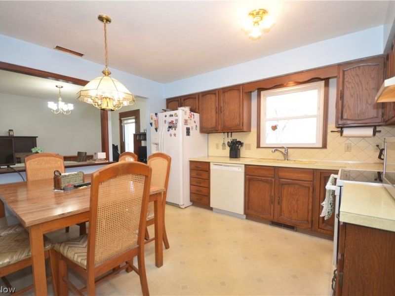 27 E Overdale Drive, Tallmadge, OH 44278 Photo 13